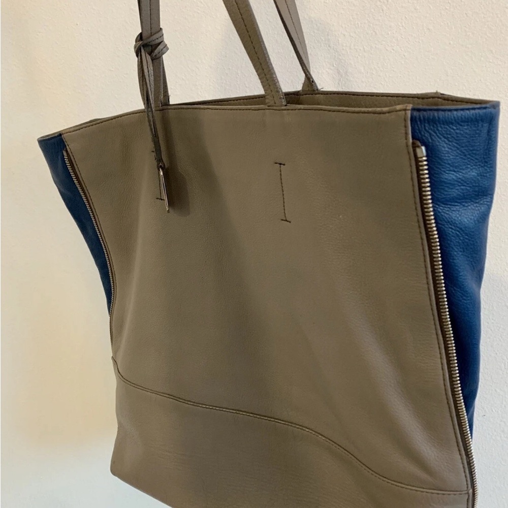 FURLA Large Shoulder Bag GRAY & BLUE Leather Silver Side Zip Tote Straps Hobo